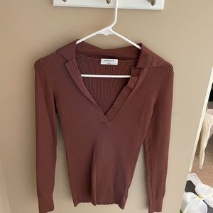 BRAND NEW NEVER WORN Bavarian V Neck Top